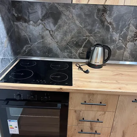 Elins 4, Family Comfort * Tiran